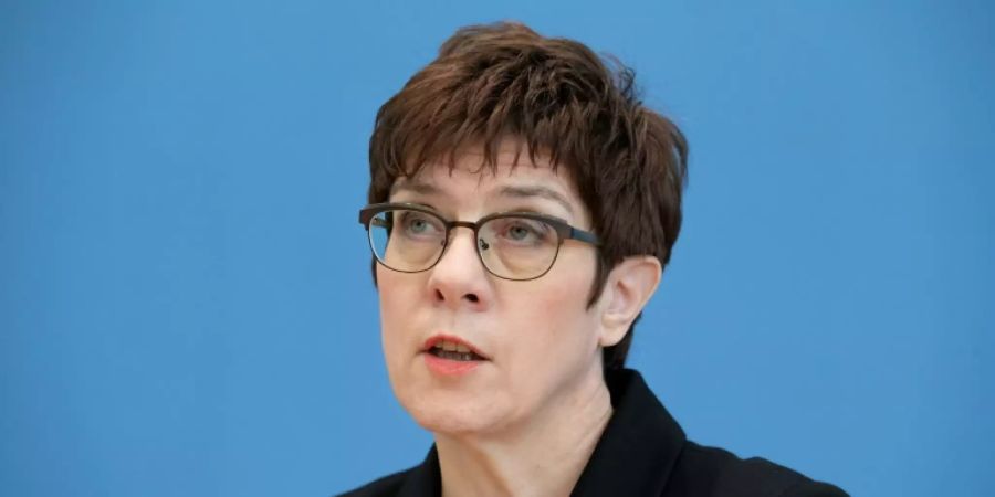 Ministerin Kramp-Karrenbauer