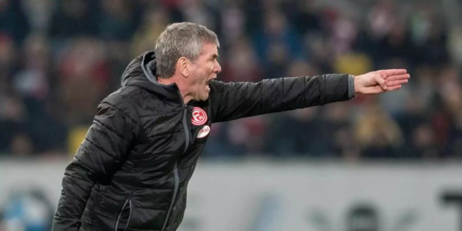 Erhielt von der Vereinsführung Rückendeckung: Fortuna-Trainer Friedhelm Funkel. Foto: Bernd Thissen/dpa