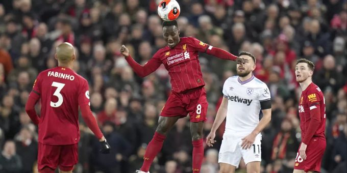 Naby Keita vom FC Liverpool. Auch der Teamkollege von Xherdan Shaqiri soll auf der Streichliste stehen. Xherdan Shaqiri Keita