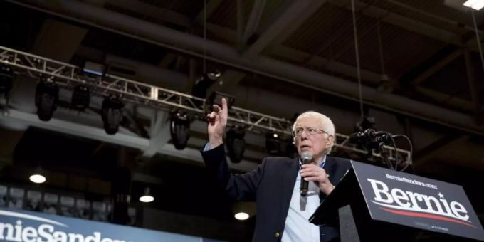 Der demokratische Bewerber um die Präsidentschaftskandidatur, Bernie Sanders, wirbt um Stimmen. Foto: Andrew Harnik/AP/dpa Der demokratische Bewerber um die Präsidentschaftskandidatur, Bernie Sanders, wirbt um Stimmen. Foto: Andrew Harnik/AP/dpa