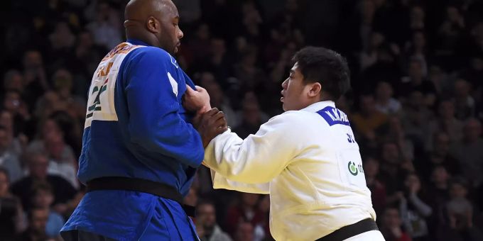 Teddy Riner in Aktion gegen Kokoro Kageura. Teddy Riner