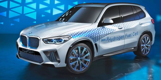 Würde ohne Folierung nicht weiter auffallen: der BMW X5 i Hydrogen Next BMW X5 i Hydrogen next