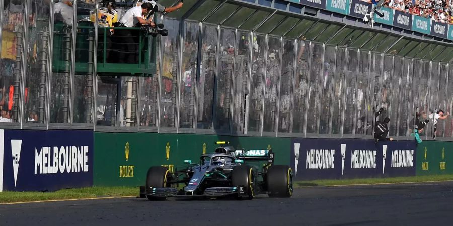 Formel 1 in Melbourne trotz Corona-Krise vor vollen Rängen