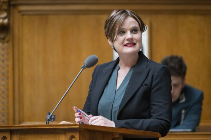 Nationalrätin Sarah Wyss (SP/BS) verlangt, dass der Bundesrat die Einrichtung einer eidgenössischen Hochschule für Medizin prüft, um mehr Studienplätze zu schaffen. (Archivbild) Sarah Wyss SP Nationalrat