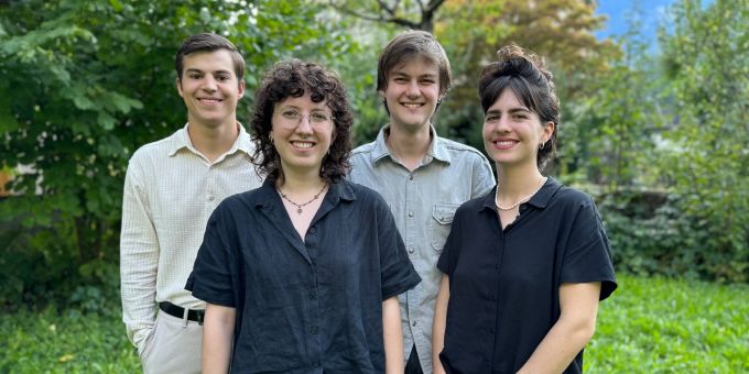 Neues und altes Co-Präsidium (vlnr: Ruben Brunner, Leana Meier, Kaj Weibel, Eva-Maria Kreis) Junge Grüne Glarus Präsidium