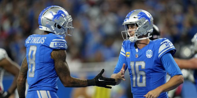 Jared Goff (rechts) führt die Lions in der NFL zum zweiten Saisonsieg. NFL