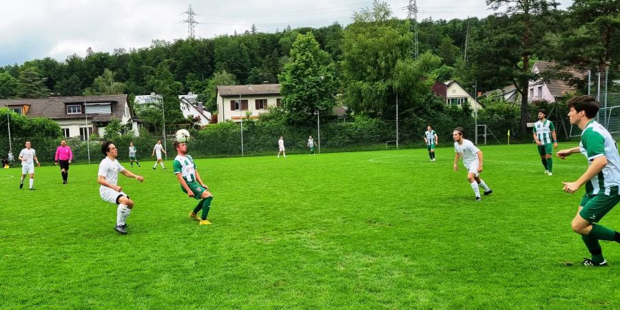 Der FC Küsnacht im Spiel gegen den FC Neumünster