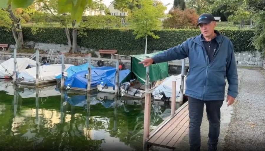 Chochard zeigt: So tief ist der Pegel des Zürichsees zurzeit.