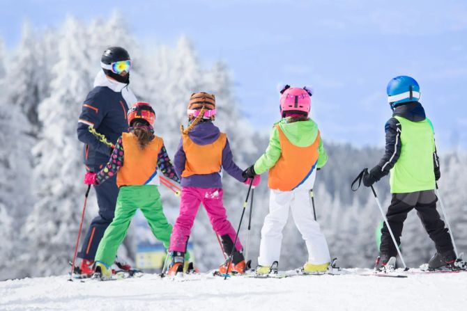 Skischule Piste Kinder Schnee