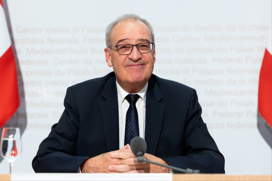 Bei der Bekanntgabe seines Rücktritts trug Bundesrat Guy Parmelin eine blaue Krawatte – das steht für Versöhnung.