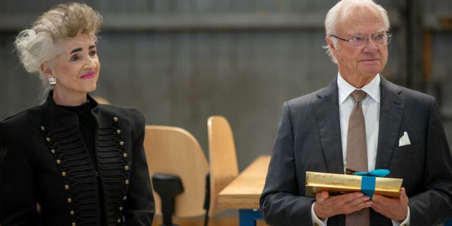 Der Schwedische König Carl XVI. Gustaf war am Montag zu Gast in Zürich. Er wurde von Regierungspräsidentin Carmen Walker Späh (FDP) in Empfang genommen.
