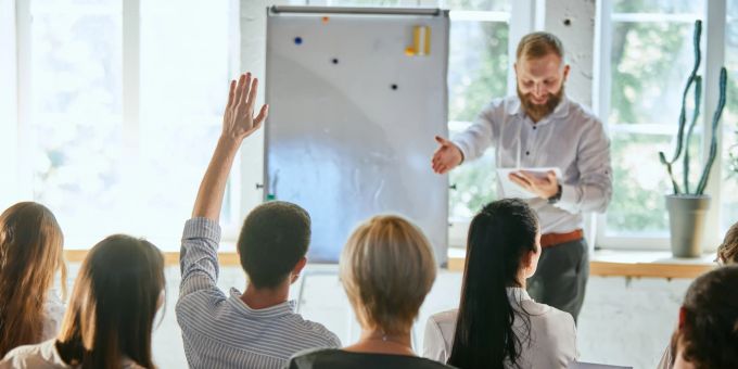 Eine Weiterbildung hilft bei der Jobsuche. Weiterbildung