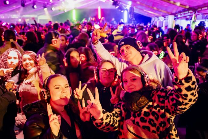 Party ohne Lärm: In Lausanne fand zum Jahreswechsel eine Silent Disco statt. silent disco
