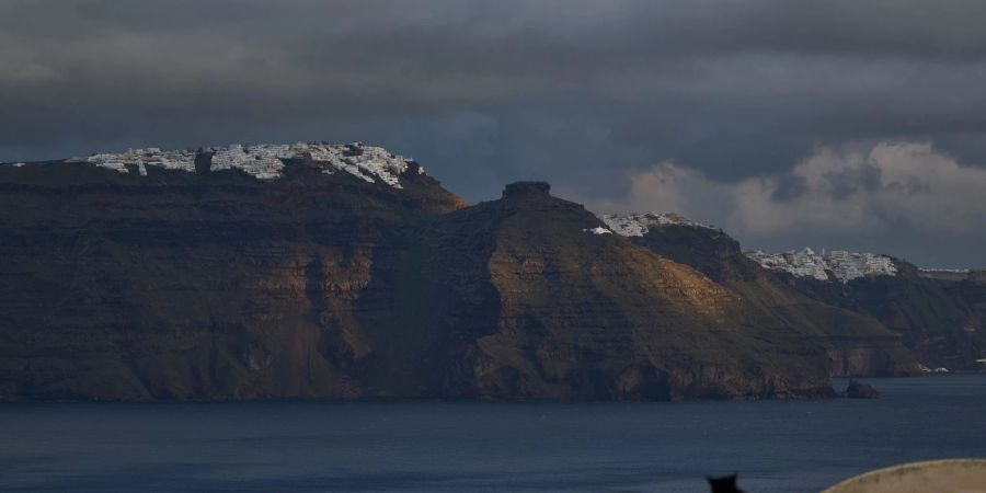 Santorini kommt nicht zur Ruhe. (Archivbild)