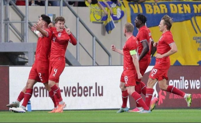 Luxemburg bejubelt den Siegestreffer gegen Schweden. Luxemburg