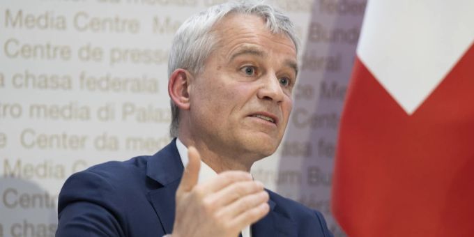 Bundesrat Beat Jans spricht an einer Medienkonferenz zur Botschaft zur Volksinitiative «keine 10 Millionen Schweiz». Beat Jans