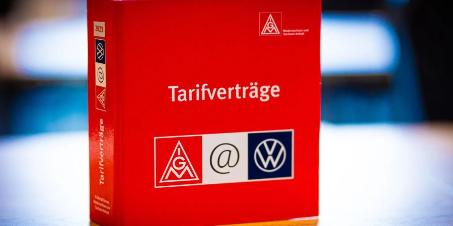 Der Tarifstreit bei Volkswagen betrifft 130.000 Mitarbeiter in Niedersachsen, Hessen und Sachsen. (Symbolbild)