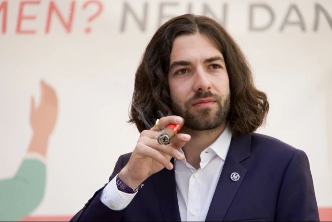 Nicolas A. Rimoldi ist Gründer und Präsident der Gruppierung Mass-Voll. Nicolas A. Rimoldi E-ID-Gesetz