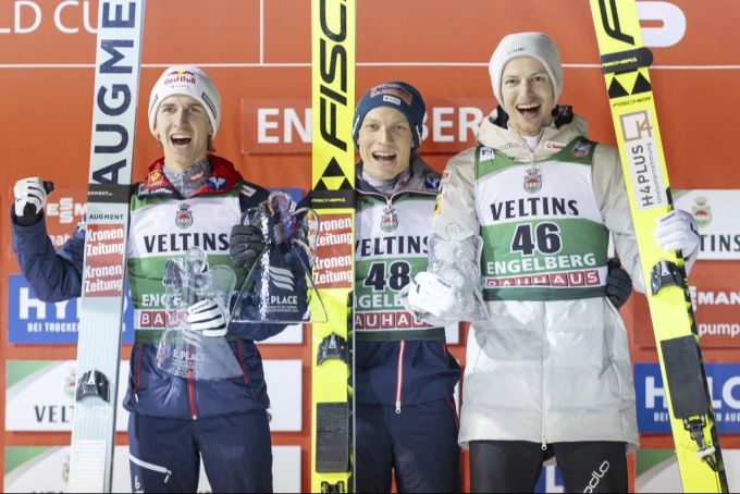 Gregor Deschwanden (rechts) will auch an der Vierschanzentournee aufs Podest. Gregor Deschwanden