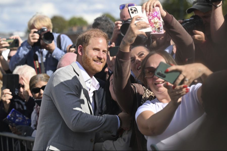 Der Ex-Royal wirkt bestens gelaunt.