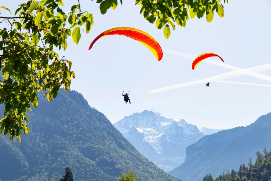Gleitschirmfliegen in Interlaken, Schweiz