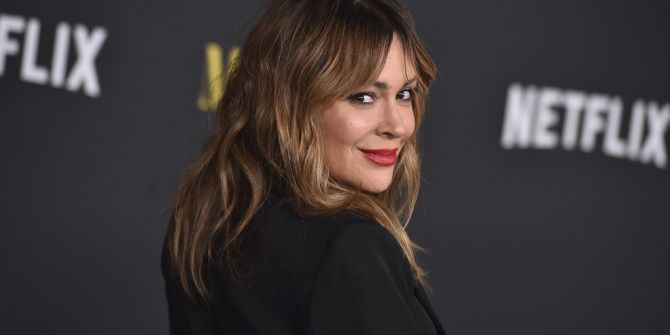 alyssa milano brustimplantate entfernen