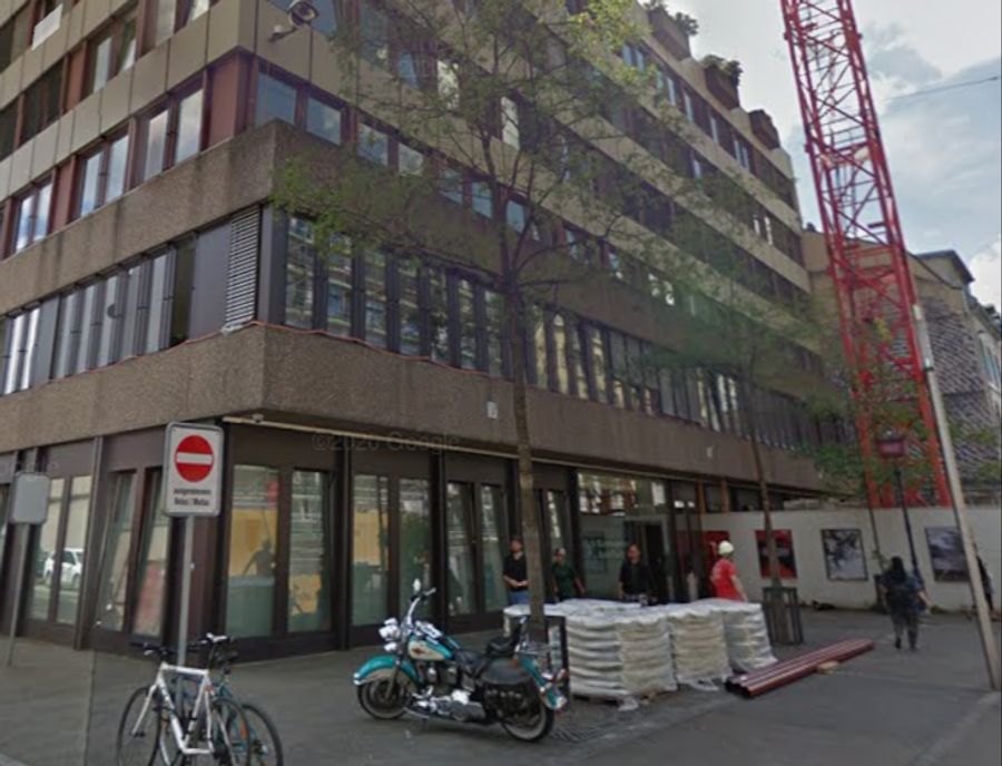 Auf der Polizeiwache Clara sei die Gewalt weitergegangen.