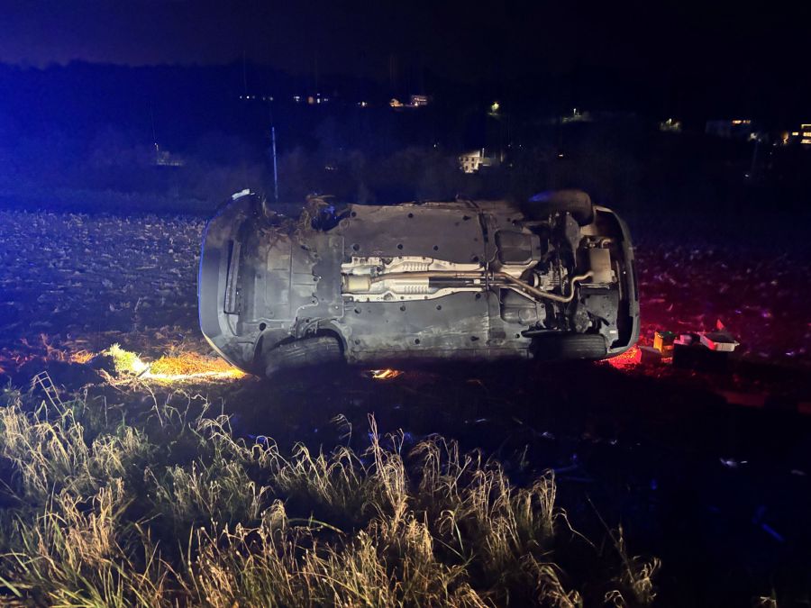 Die beiden Fahrer wurden bei der Kollision verletzt.