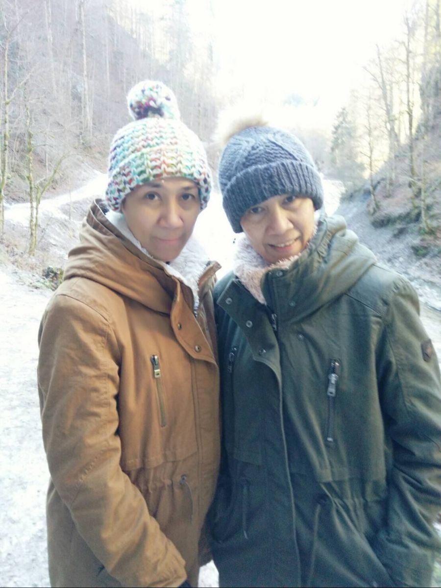 Weil die Zwillings-Köchinnen durch die Deutschprüfung rasselten, mussten sie die Schweiz verlassen.