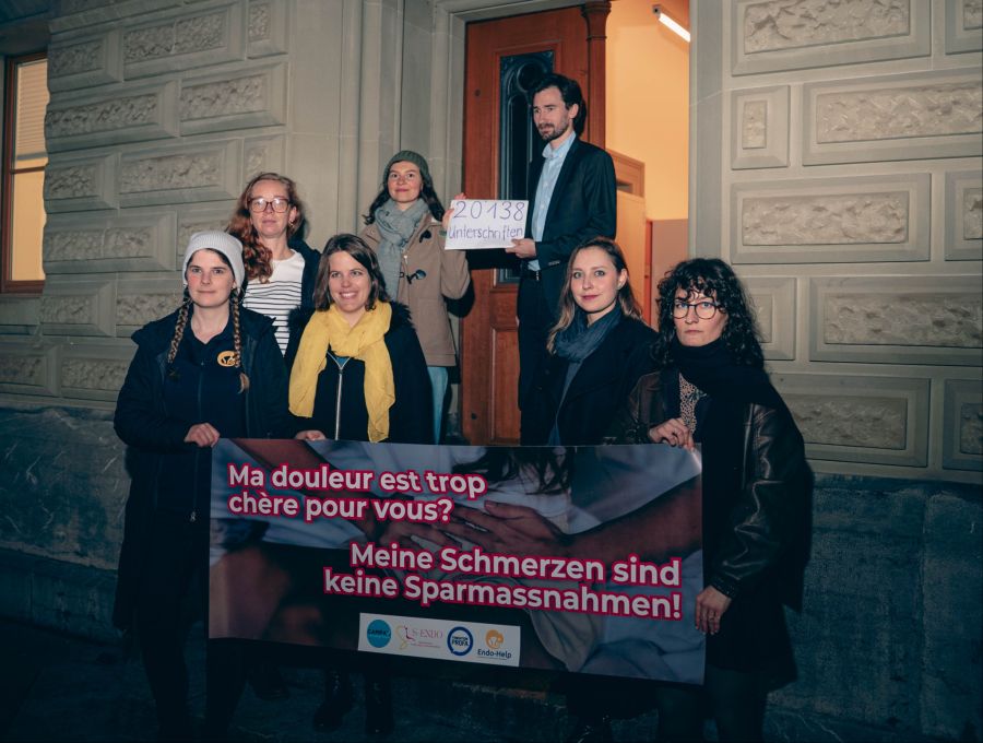 Eine Petition fordert Gratis-Verhütung für Menstruationsbeschwerden.