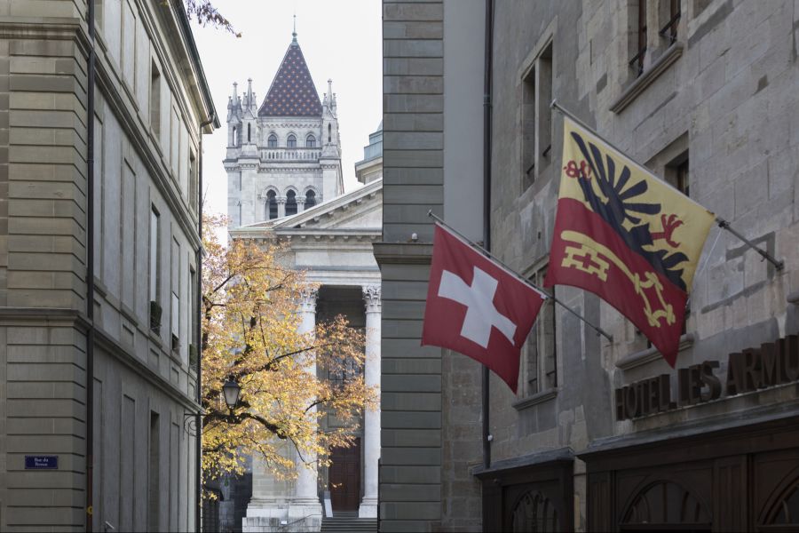 In einem Barbershop in Genf wurden im Mai acht Männer festgenommen. Sie werden verdächtigt, Minderjährige zur Prostitution angestiftet zu haben. (Archivbild)