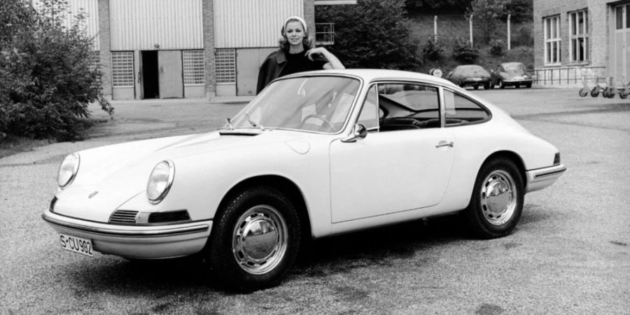 Bald Geschichte: Das Urmodell des Porsche 911 ging im September 1964 mit einem 130 PS starken 2-Liter-Sechszylinder-Boxermotor in Serie.