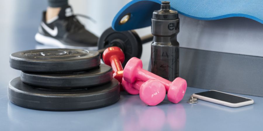 Fitnessartikel waren im ersten Halbjahr im Schweizer Detailhandel gefragt. (Archivbild)