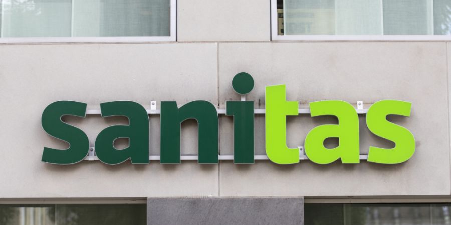 Das Logo der Sanitas Krankenversicherung in Zürich. (Archivbild)
