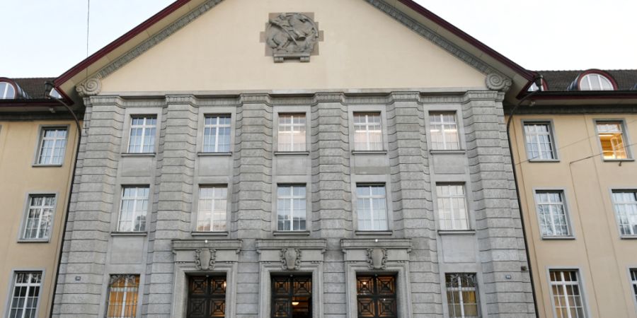 Eine Ungarin soll in Zürich Frauen zur Prostitution gezwungen haben. Sie sagt, dass sie selbst Opfer ihres damaligen Partners war. (Archivbild)