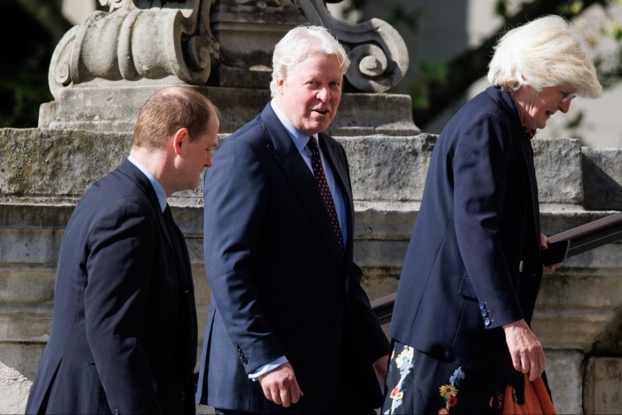 Earl Charles Spencer kündigt ein neues Buch über seine Schwester Prinzessin Diana an.