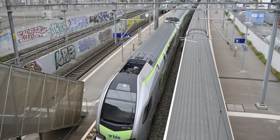 Am Bahnhof Wankdorf beginnen die Bauarbeiten, die insgesamt zwölf Jahre in Anspruch nehmen werden. (Archivbild)