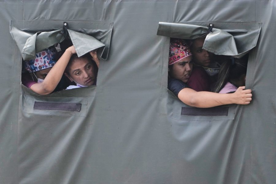 Zehntausende Menschen werden noch vermisst, die Rettungsarbeiten dauern bereits seit fünf Tagen an.