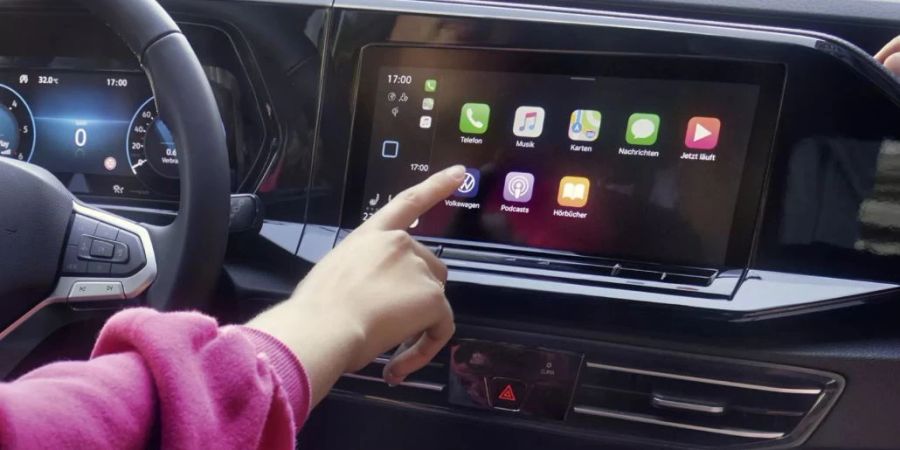 Auch beim VW Caddy prägt ein digitaler Touch-Screen das Geschehen: Digitale Dienste und smarte Lösungen sollen dem Fahrer das Leben leichter machen.