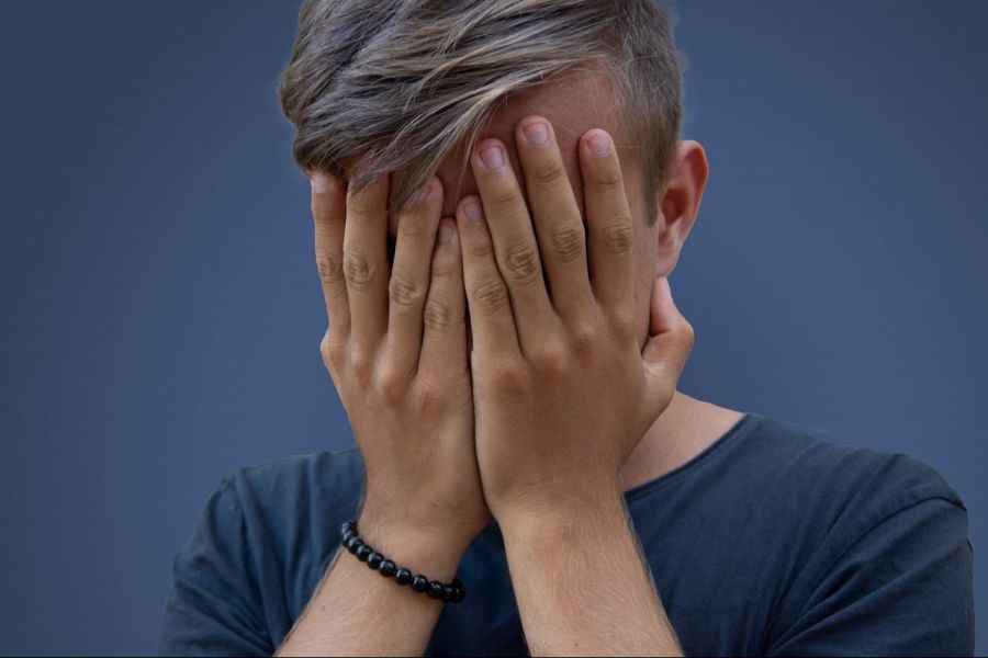 Der Sozialwissenschaftler Jonathan Haidt stellte in den letzten Jahren eine drastische Zunahme von psychischen Problemen bei jungen Menschen fest. (Symbolbild)