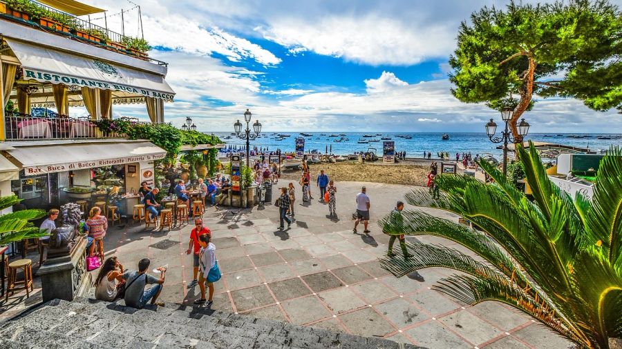 Die Amalfiküste (hier Positano) ist bereits jetzt sehr beliebt bei Touristen.