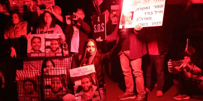 Seit knapp einem halben Jahr drängen in Israel die Angehörigen der von der Hamas verschleppten Geiseln auf deren Freilassung.