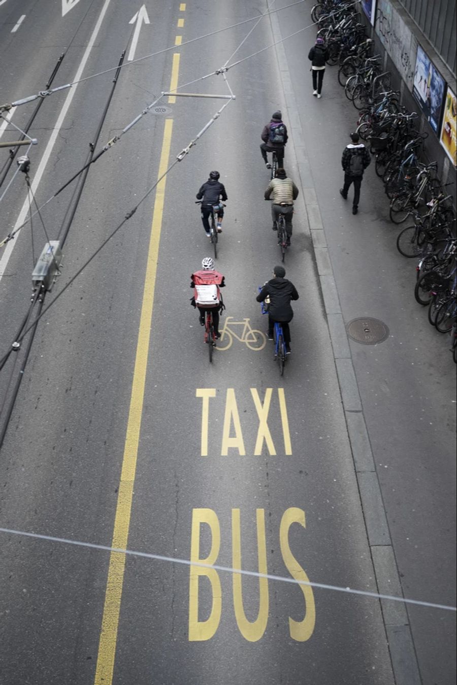 Aufs Trottoir sollen Velofahrer aber auf keinen Fall ausweichen, sagt Pro Velo.