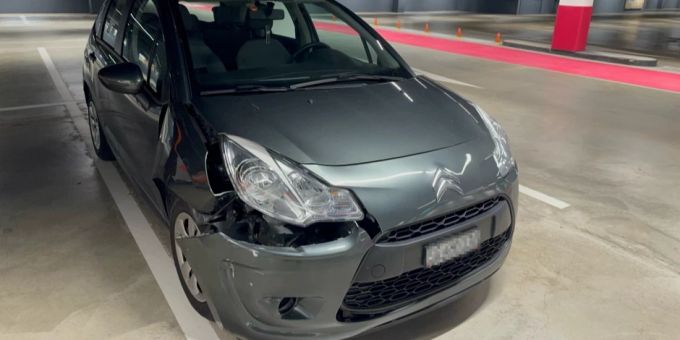 St.Gallen: Lenkerin knallt in Tiefgarage gegen Schranke. St.Gallen