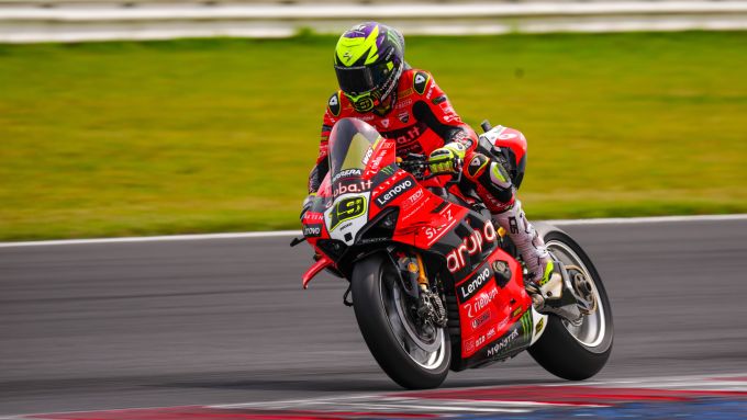 Ex-Weltmeister Alvaro Bautista steht bei Ducati am Saisonende ohne Vertrag da. Superbike-WM Alvaro Bautista Ducati