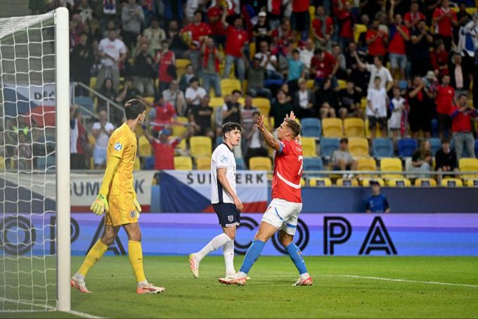 England setzt sich an der U21-EM gegen Tschechien durch. England Tschechien U21-EM
