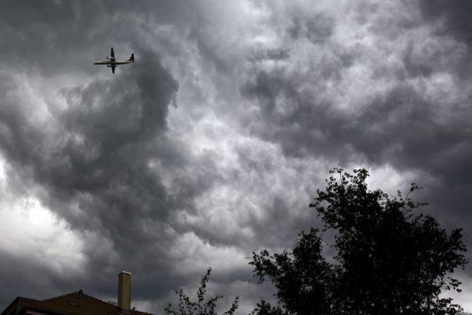 Flugzeug Wolken Gewitter Ryanair