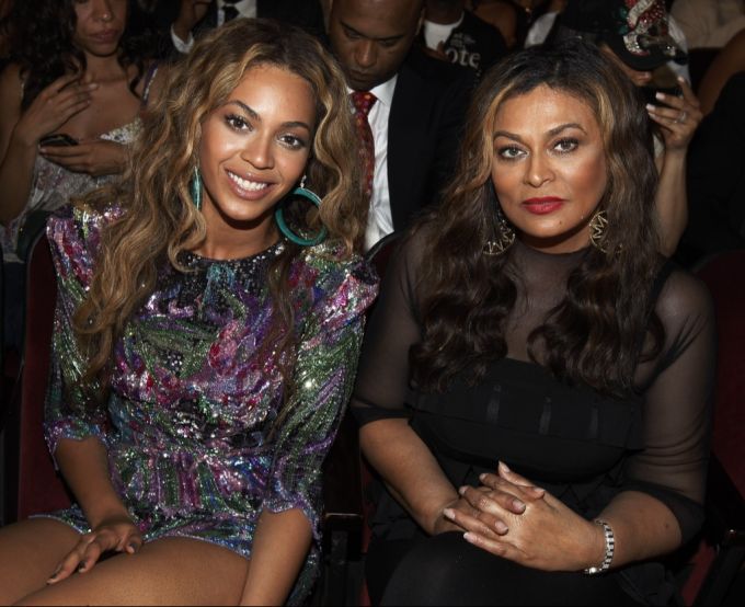 Popstar Beyoncé (l.) und ihre Mutter Tina Knowles führen ein gemeinsames Business. (Archivbild) Meghan Markle Beyoncé