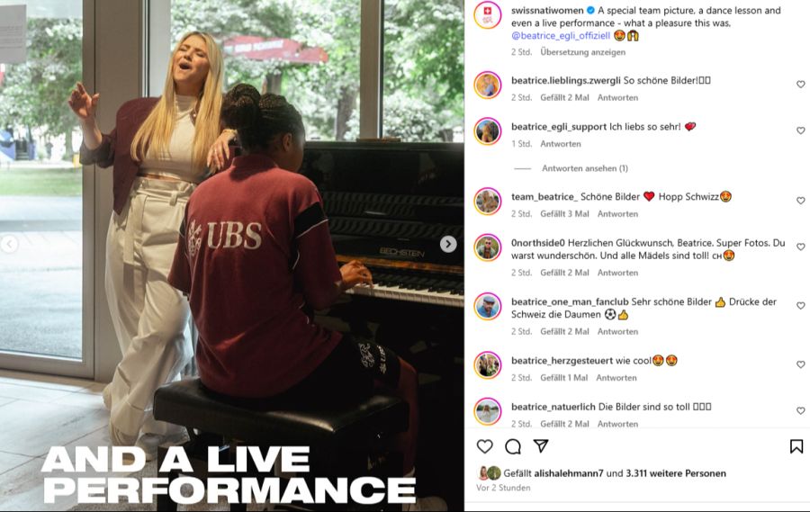 Gemeinsam mit Leila Wandeler am Klavier gibts ein Ständchen.