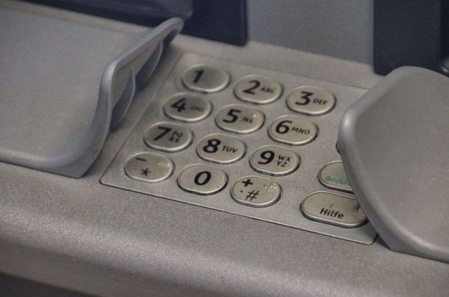 Die ungeschützten Kameras wurden auch bei Bancomaten ...